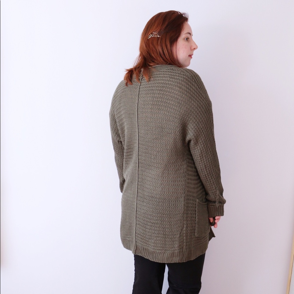 Stitch Fix Pinque Forest Olive Green Cardigan Long - Picture 2 of 6
